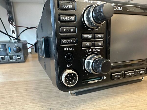 ICOM IC 7300 HF E 50 MHZ ALL MODE OTTIMO CON IMBALLO