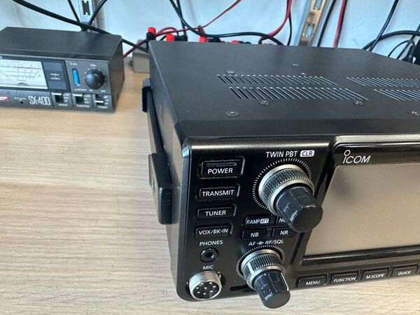 ICOM IC 7300 HF E 50 MHZ ALL MODE OTTIMO CON IMBALLO
