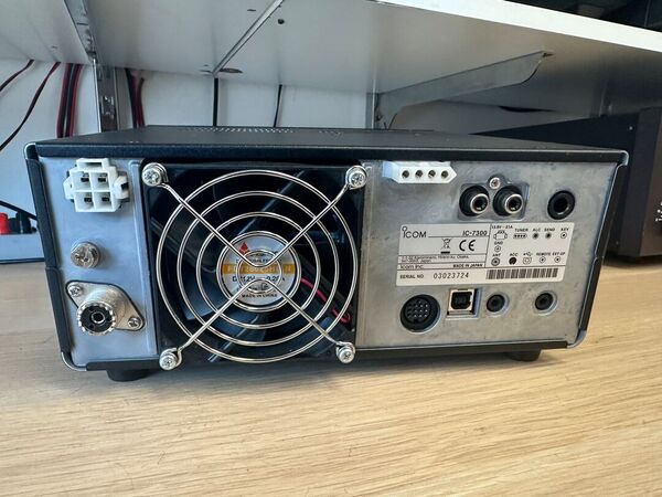 ICOM IC 7300 HF E 50 MHZ ALL MODE OTTIMO CON IMBALLO