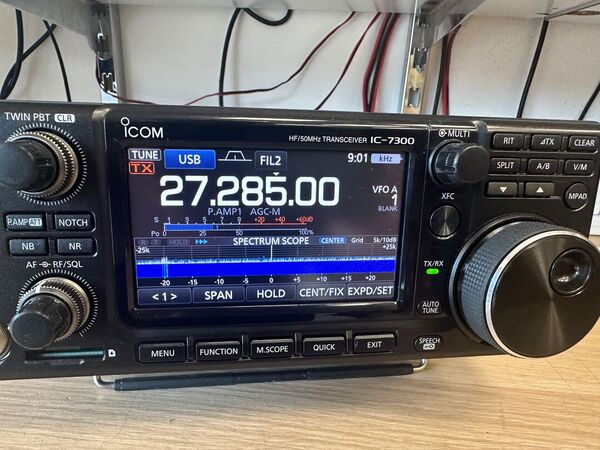 ICOM IC 7300 HF E 50 MHZ ALL MODE OTTIMO CON IMBALLO