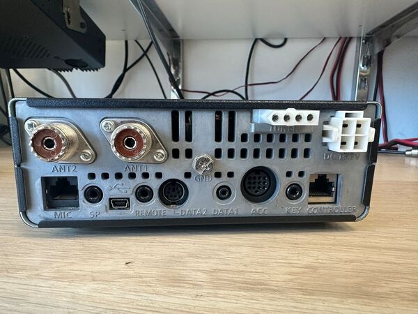 ICOM IC 7100 QUADRIBANDA ALL MODE OTTIMO