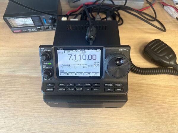 ICOM IC 7100 QUADRIBANDA ALL MODE OTTIMO