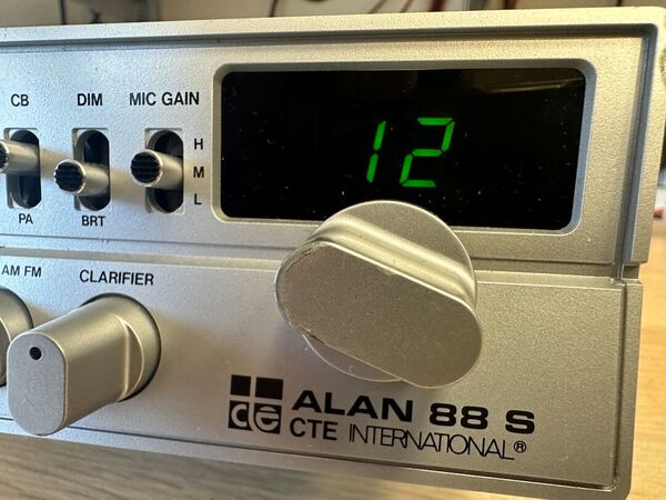 ALAN 88 S CB 34 CANALI ALL MODE AM  FM LSB USB OMOLOGATO CONDIZIONI ECCELLENTI CON IMBALLO