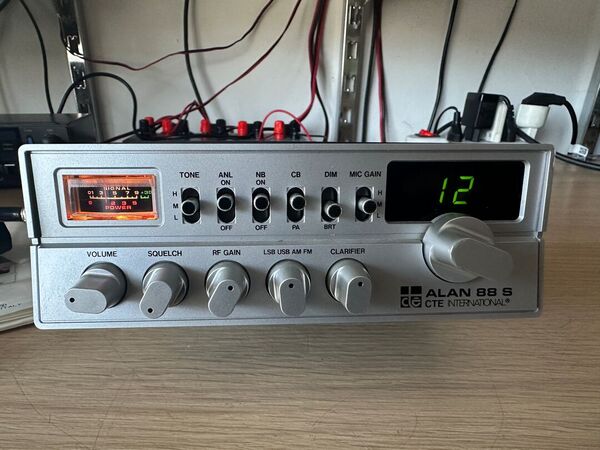ALAN 88 S CB 34 CANALI ALL MODE AM  FM LSB USB OMOLOGATO CONDIZIONI ECCELLENTI CON IMBALLO