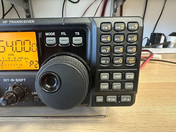 ICOM IC 718 HF ALL MODE OTTIMO CON IMBALLO