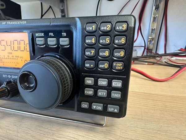 ICOM IC 718 HF ALL MODE OTTIMO CON IMBALLO