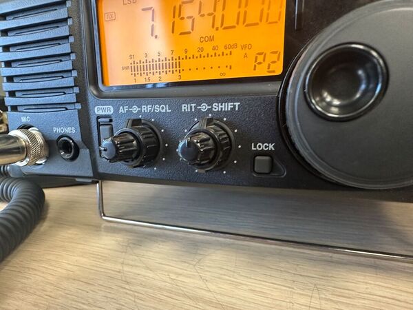 ICOM IC 718 HF ALL MODE OTTIMO CON IMBALLO