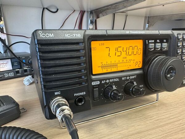 ICOM IC 718 HF ALL MODE OTTIMO CON IMBALLO