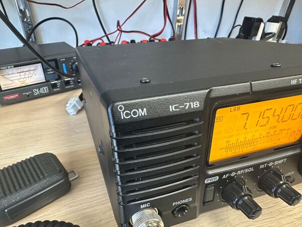 ICOM IC 718 HF ALL MODE OTTIMO CON IMBALLO