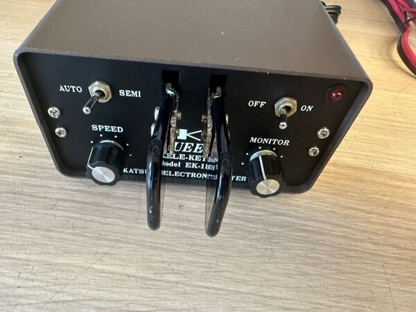 KATSUMI ELECTRONIC KEYER MODEL EK-150 ALIMENTAZIONE 220 V OTTIMO E RARO
