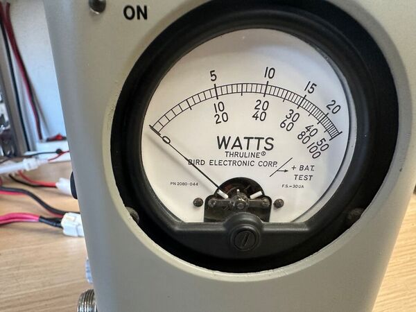 BIRD WATTMETRO MODEL 4314 ALIMENTAZIONE A 220 V OTTIMO E RARO COMPRESO DI N 2 TAPPI