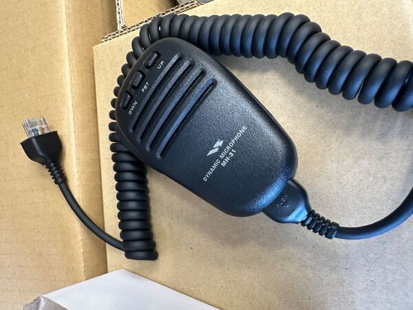 YAESU FT 857 D QUADRIBANDA ALL MODE COME NUOVO CON KIT YSK 857 , TXCO, CAVO PROGRAMMAZIONE  IMBALLO GARANZIA CSY AND SON