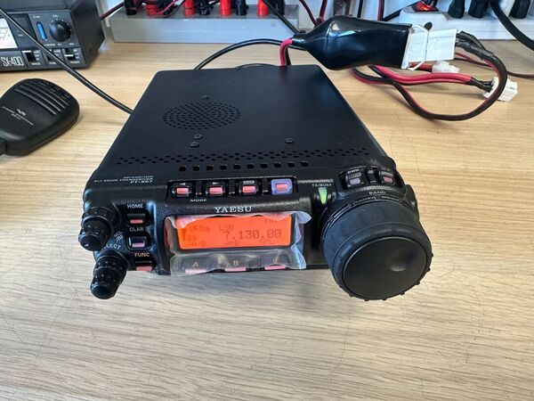 YAESU FT 857 D QUADRIBANDA ALL MODE COME NUOVO CON KIT YSK 857 , TXCO, CAVO PROGRAMMAZIONE  IMBALLO GARANZIA CSY AND SON