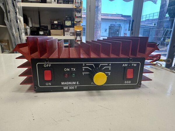 MAGNUM ME 300 T AMPLIFICATORE LINEARE 26-3' MHZ OTTIMO