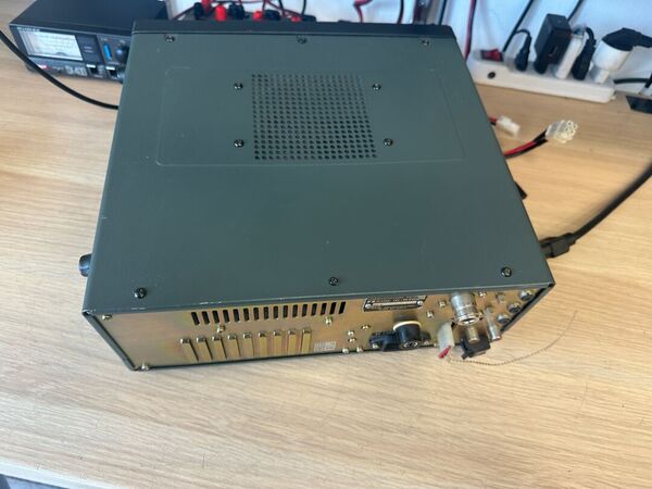 ICOM IC R 7000 RICEVITORE DA 26 MHZ A 2 GHZ ALL MODE OTTIMO ALIMENTAZIONE A 220 V