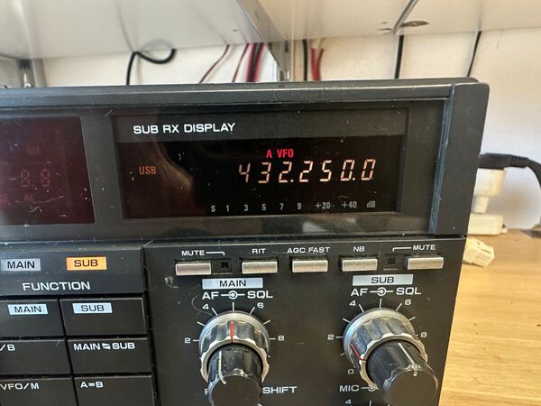 KENWOOD TS 790 TRIBANDA ALL MODE 144 430 1200 (FUNZIONANTE SOLO IN RX 1200) OTTIMO CON SUB TONI