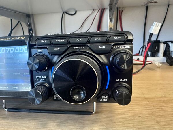 YAESU FT 710 AESS HF E 50 MHZ ALL MODE COME NUOVO 2025 GARANZIA CSY AND SON RESIDUA 4 ANNI CON IMBALLO