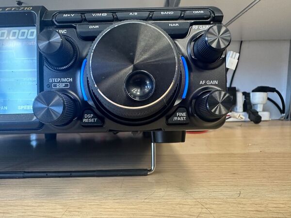 YAESU FT 710 AESS HF E 50 MHZ ALL MODE COME NUOVO 2025 GARANZIA CSY AND SON RESIDUA 4 ANNI CON IMBALLO