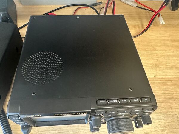 YAESU FT 710 AESS HF E 50 MHZ ALL MODE COME NUOVO 2025 GARANZIA CSY AND SON RESIDUA 4 ANNI CON IMBALLO