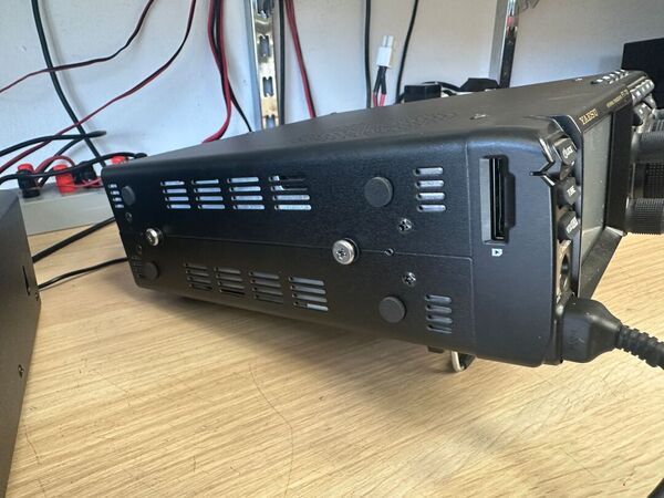 YAESU FT 710 AESS HF E 50 MHZ ALL MODE COME NUOVO 2025 GARANZIA CSY AND SON RESIDUA 4 ANNI CON IMBALLO
