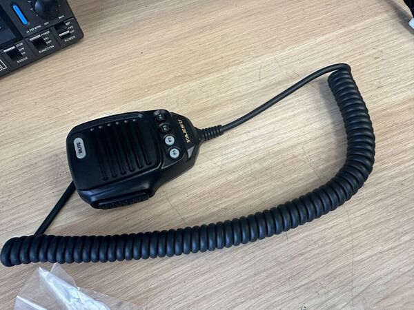 YAESU FT 710 AESS HF E 50 MHZ ALL MODE COME NUOVO 2025 GARANZIA CSY AND SON RESIDUA 4 ANNI CON IMBALLO