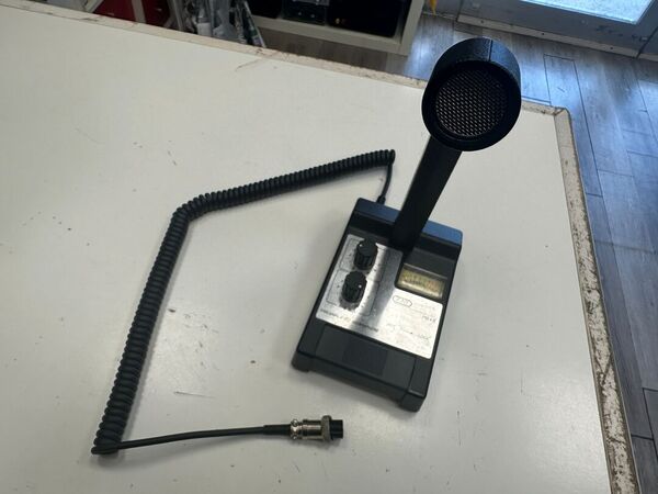 K-PO MB + 5 MIKE BASE IDENTICO ZETAGI MB+5 AMPLIFICATO CON TONE COME NUOVO ATTACCO A 6 PIN CON IMBALLO