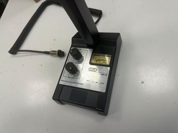 K-PO MB + 5 MIKE BASE IDENTICO ZETAGI MB+5 AMPLIFICATO CON TONE COME NUOVO ATTACCO A 6 PIN CON IMBALLO