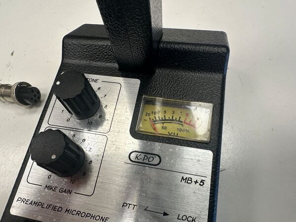 K-PO MB + 5 MIKE BASE IDENTICO ZETAGI MB+5 AMPLIFICATO CON TONE COME NUOVO ATTACCO A 6 PIN CON IMBALLO