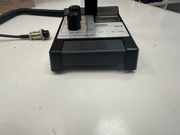 K-PO MB + 5 MIKE BASE IDENTICO ZETAGI MB+5 AMPLIFICATO CON TONE COME NUOVO ATTACCO A 6 PIN CON IMBALLO