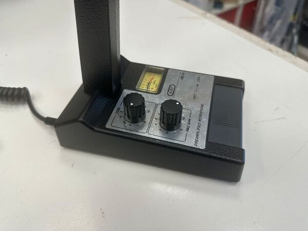 K-PO MB + 5 MIKE BASE IDENTICO ZETAGI MB+5 AMPLIFICATO CON TONE COME NUOVO ATTACCO A 6 PIN CON IMBALLO