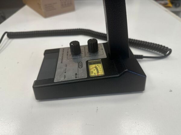 K-PO MB + 5 MIKE BASE IDENTICO ZETAGI MB+5 AMPLIFICATO CON TONE COME NUOVO ATTACCO A 6 PIN CON IMBALLO