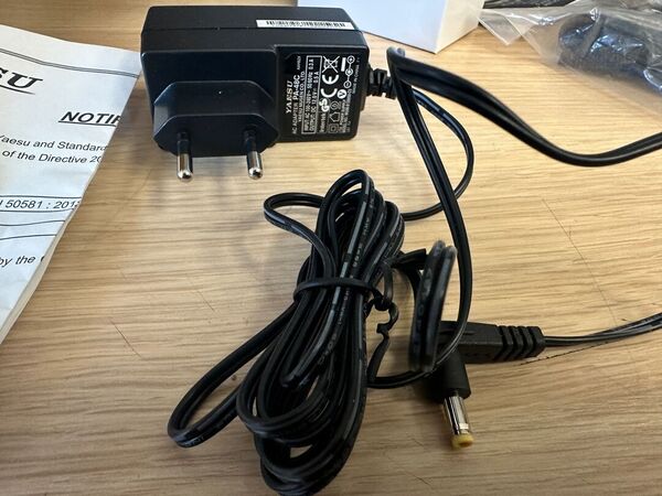 YAESU FT 817 ND QUADRIBANDA ALL MODE ULTIME SEIRE COME NUOVO CON ACCESSORI E IMBALLO GARANZIA CSY AND SON