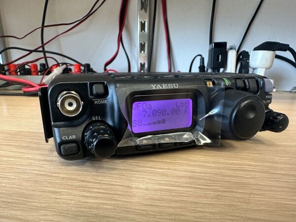 YAESU FT 817 ND QUADRIBANDA ALL MODE ULTIME SEIRE COME NUOVO CON ACCESSORI E IMBALLO GARANZIA CSY AND SON