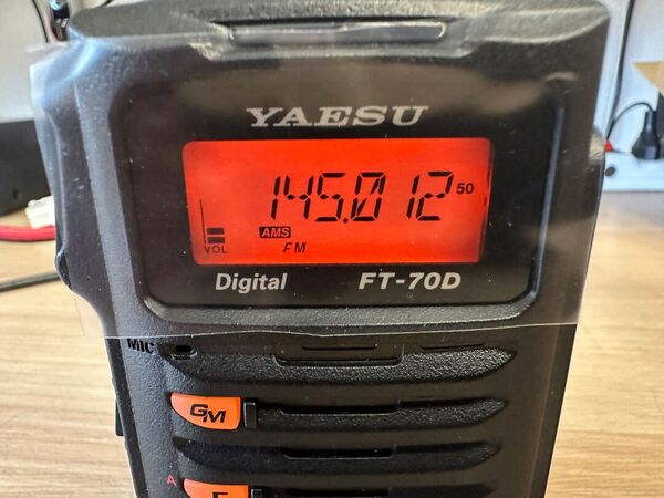 YAESU FT 70 DR/DE BIBANDA 144 430 PORTATILE ANALOGICO DIGITALE C4FM COME NUOVO DA DEMO IMBALLO E GARANZIA CSY AND SON UN ANNO
