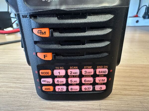 YAESU FT 70 DR/DE BIBANDA 144 430 PORTATILE ANALOGICO DIGITALE C4FM COME NUOVO DA DEMO IMBALLO E GARANZIA CSY AND SON UN ANNO