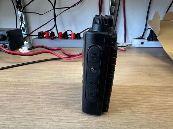 YAESU FT 70 DR/DE BIBANDA 144 430 PORTATILE ANALOGICO DIGITALE C4FM COME NUOVO DA DEMO IMBALLO E GARANZIA CSY AND SON UN ANNO
