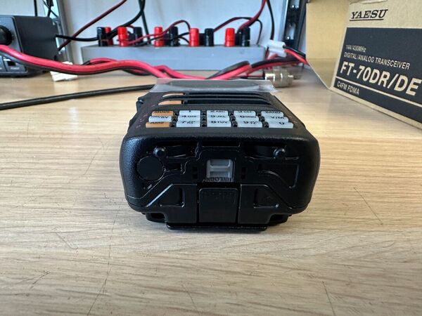 YAESU FT 70 DR/DE BIBANDA 144 430 PORTATILE ANALOGICO DIGITALE C4FM COME NUOVA CON IMBALLO E GARANZIA CSY AND SON