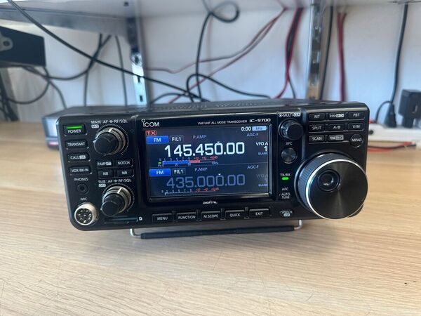 ICOM IC 9700 TRIBANDA BASE VHF UHF SHF ALL MODE OTTIMO CON IMBALLO