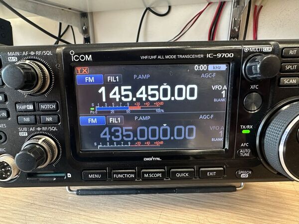 ICOM IC 9700 TRIBANDA BASE VHF UHF SHF ALL MODE OTTIMO CON IMBALLO