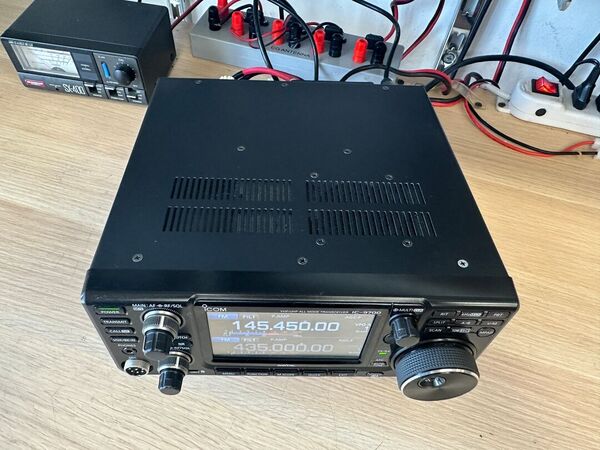ICOM IC 9700 TRIBANDA BASE VHF UHF SHF ALL MODE OTTIMO CON IMBALLO