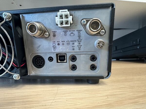 ICOM IC 9700 TRIBANDA BASE VHF UHF SHF ALL MODE OTTIMO CON IMBALLO