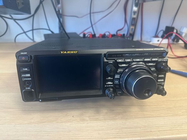 YAESU FT DX 10 HF E 50 MHZ ALL MODE OTTIMO CON IMBALLO
