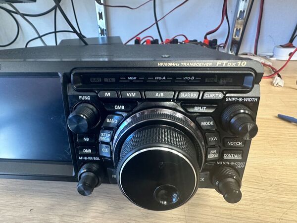 YAESU FT DX 10 HF E 50 MHZ ALL MODE OTTIMO CON IMBALLO