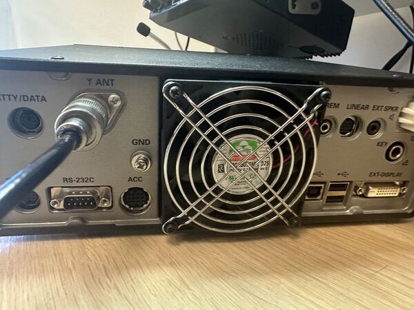 YAESU FT DX 10 HF E 50 MHZ ALL MODE OTTIMO CON IMBALLO