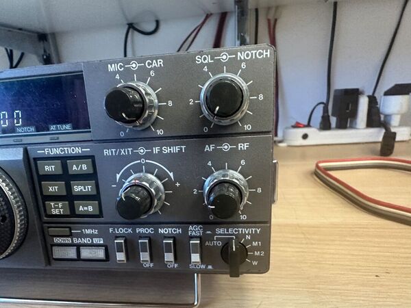 KENWOOD TS 440 S AT HF ALL MODE ACCORDATORE AUTOMATICO INTERNO E FILTRO CW OTTIMO