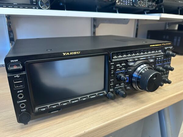 YAESU FT DX 101 MP HF E 50 MHZ ALL MODE 200 WATT COME NUOVO CON IMBALLI R FILTRO SSB