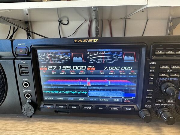 YAESU FT DX 101 MP HF E 50 MHZ ALL MODE 200 WATT COME NUOVO CON IMBALLI R FILTRO SSB