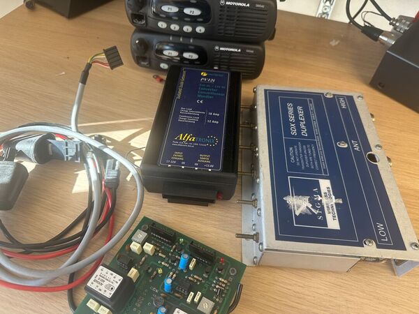 PONTE RIPETITORE CON MOTOROLA GM 340 E DUPLEXER  LEGGI BENE