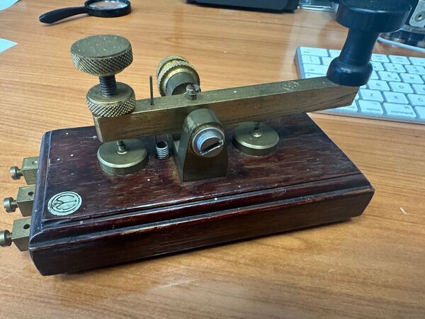 TASTO TELEGRAFICO CW VERTICALE OTTONE LEGNO