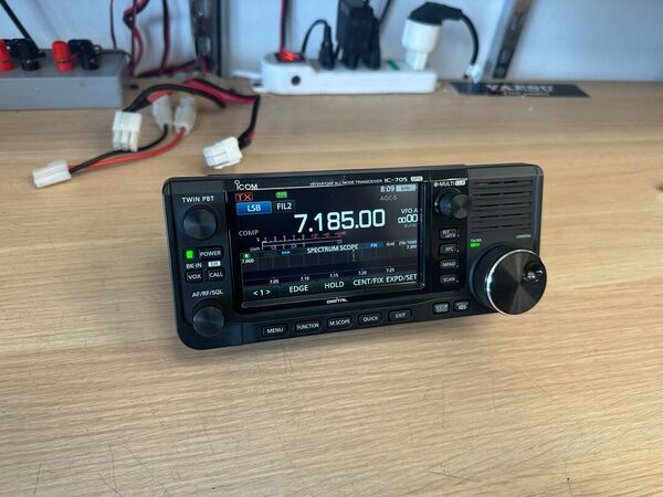 ICOM IC 705 QUADRIBANDA ALL MODE COME NUOVO CON IMBALLO
